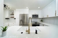 Building Photo - 25671 Le Parc
