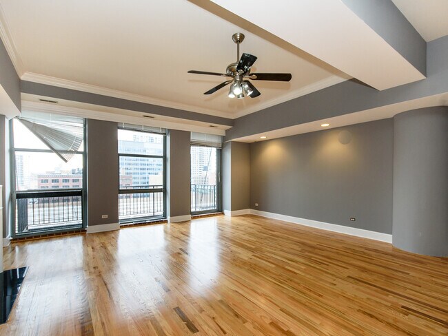 Building Photo - 165 N Canal St