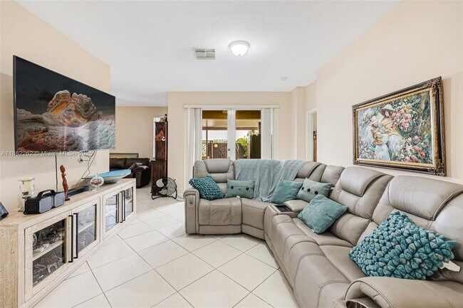 Building Photo - 15825 SW 60th Terrace