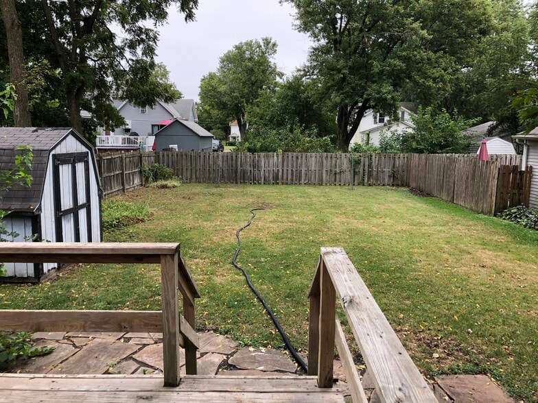 Spacious Back Yard With Garden Shed - 827 S 1st St