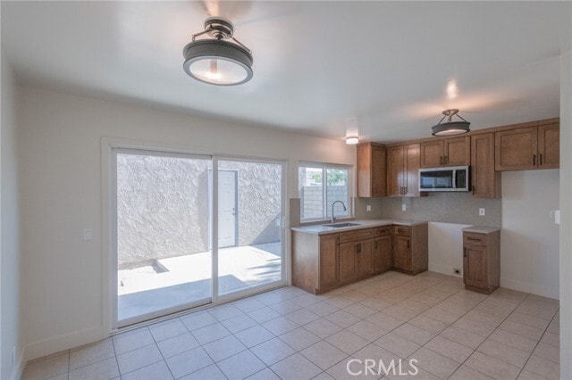 Building Photo - 857 Windwood Dr