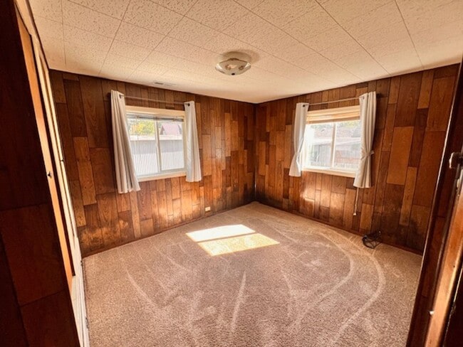 Building Photo - 2164
