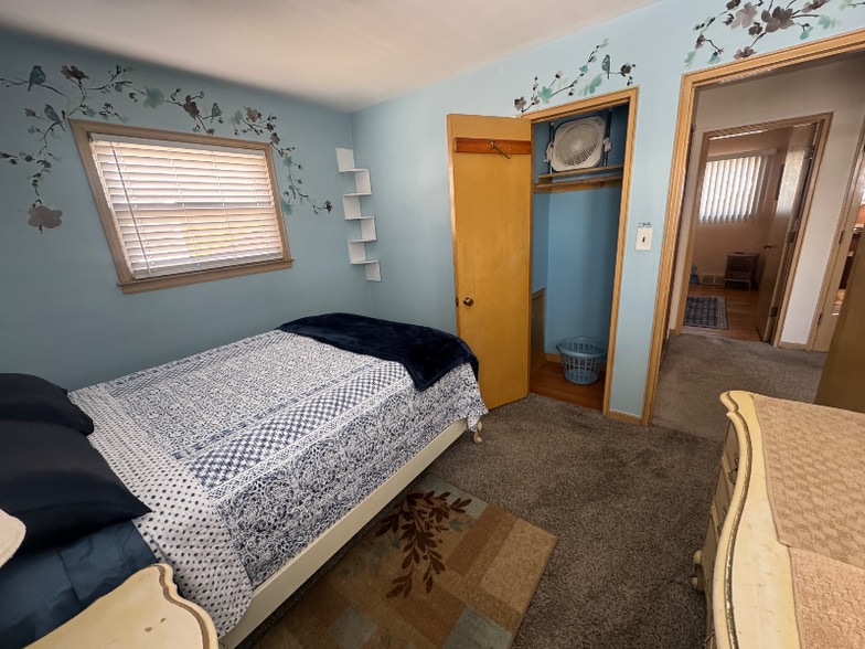 Building Photo - 20455 Strathmoor St