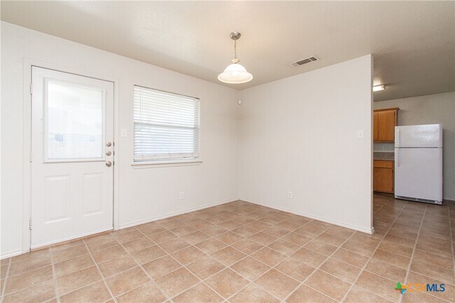 Building Photo - 3902 Bolivar Dr