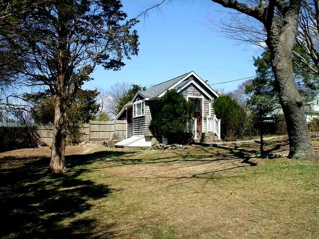 Primary Photo - 24 Amancio St