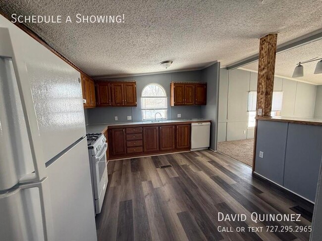 Building Photo - 6944 Country Ln