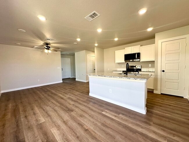 Building Photo - 5528 Princeton St