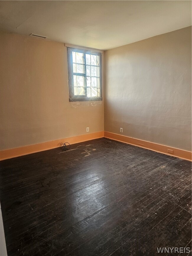 Building Photo - 714 Buffalo Ave