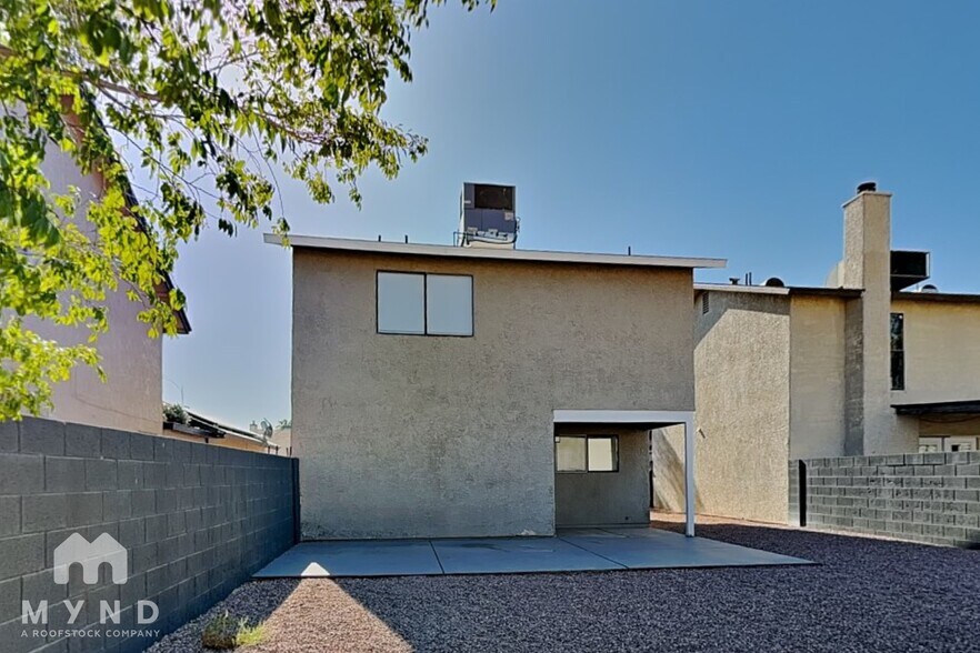 Building Photo - 4336 N Fox Point Dr
