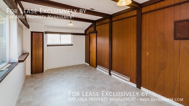 Building Photo - 826 Orange Ave