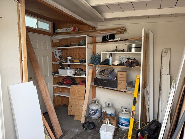 Building Photo - 105