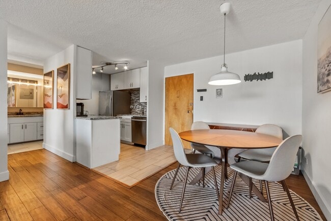 Building Photo - 4800 Hale Pky