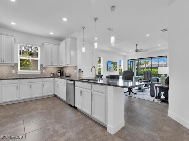Building Photo - 15169 Sacile Ct