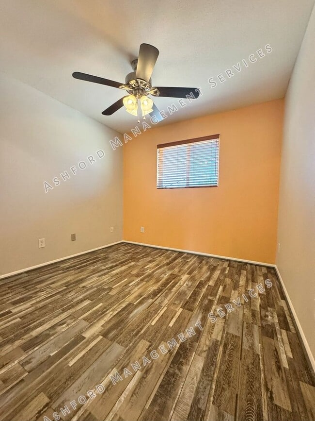 Building Photo - ***MOVE IN SPECIAL: REMODELED 4 BEDROOM HO...