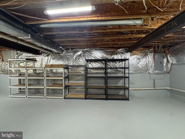 Building Photo - 15 Linden Hill Way SW