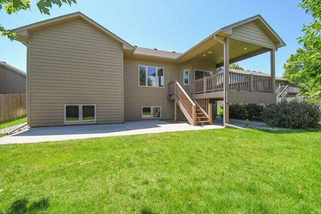 Building Photo - 3908 W 89th St