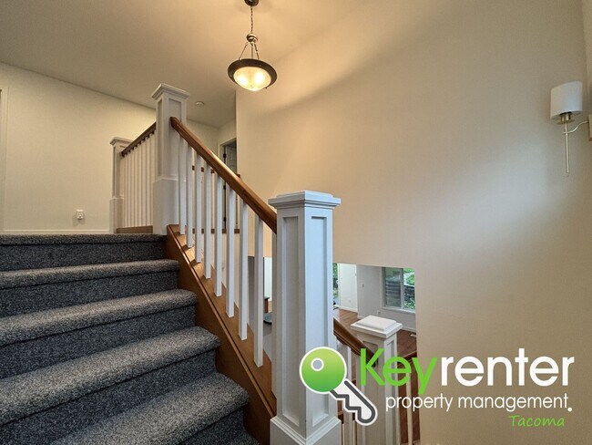 Building Photo - Beautiful 4 Bedroom 2.5 Bathroom Tacoma Home for Rent in Quiet Cul-De-Sac Community