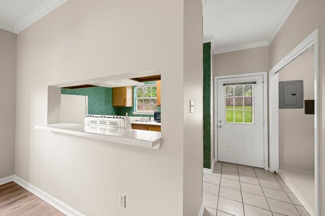 Building Photo - 12540 LA-10