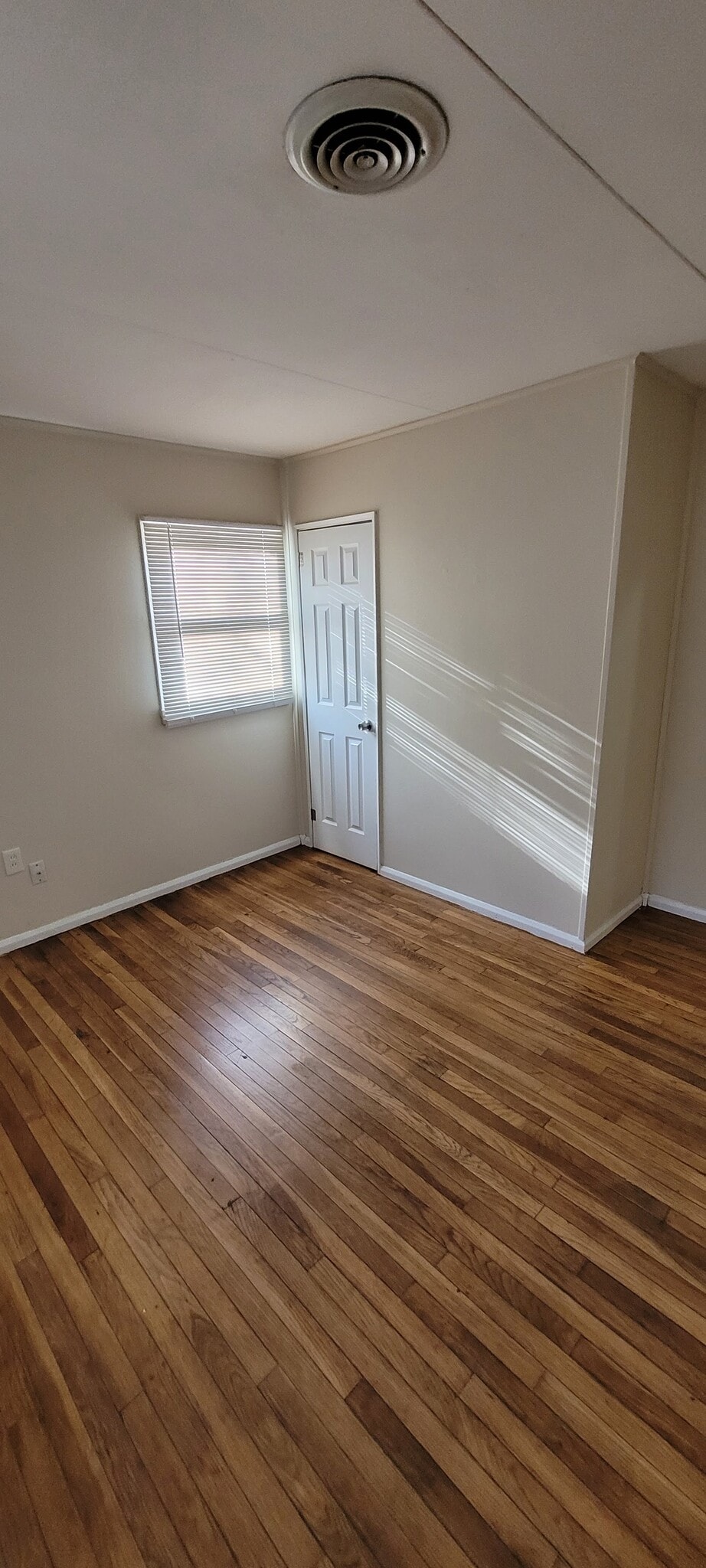 Bed room 2 - 516 E Warren St