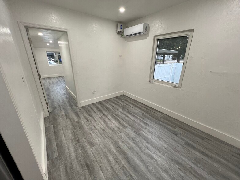 Building Photo - 925 NW 59th St