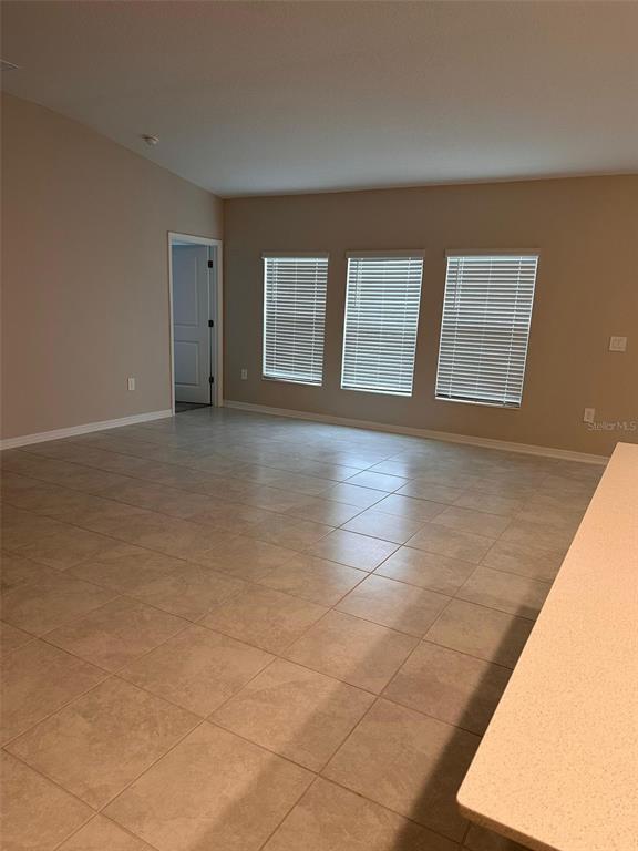 Building Photo - 605 Sand Pne Ln