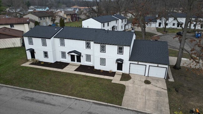 Building Photo - Renovated 2-Bedroom, 1.5-Bathroom Condo in South Bend – $1,435/Month – Accepting Section 8 (Lawn ...