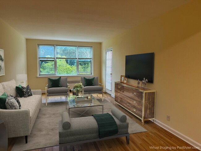 Building Photo - 920 Pelhamdale Ave