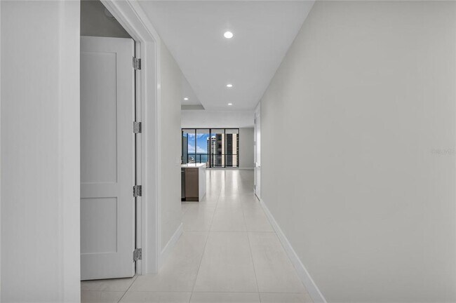 Building Photo - 275 1st Ave S