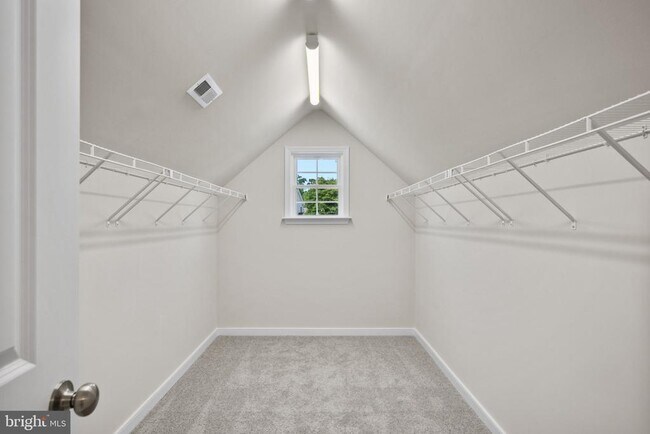 Building Photo - 106 Mate Ct