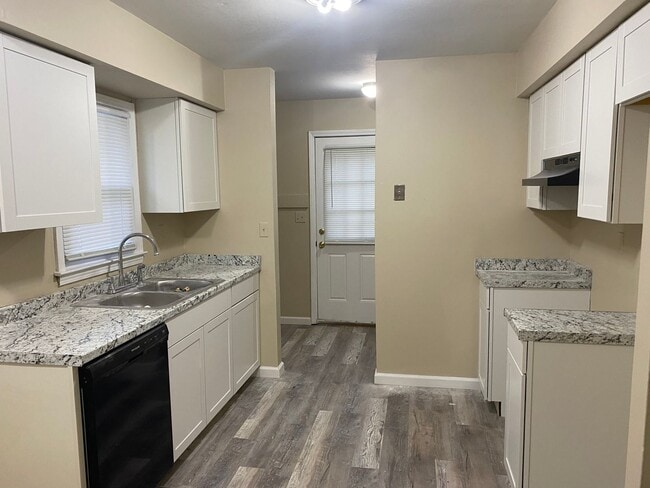 Building Photo - OKOLONA HOME