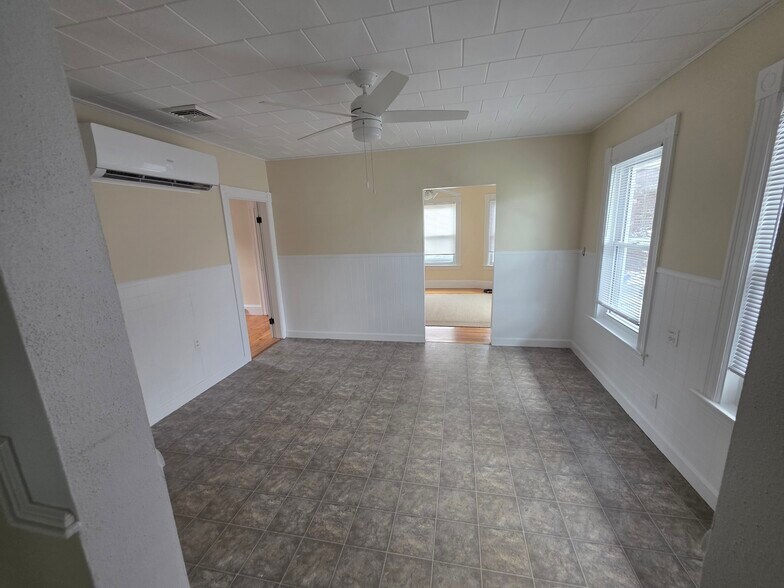 Building Photo - 214 Alsace St
