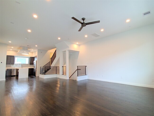 Building Photo - 4307 Schuler St