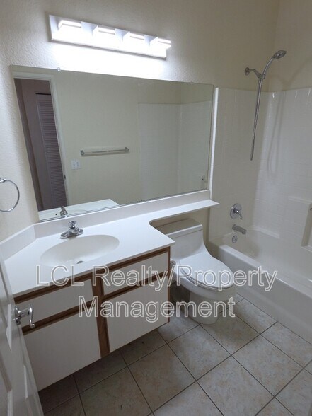 Building Photo - 26745 Summer Sunshine Dr