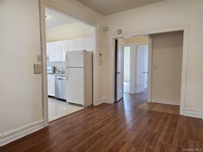 Building Photo - 78-10 32nd Ave