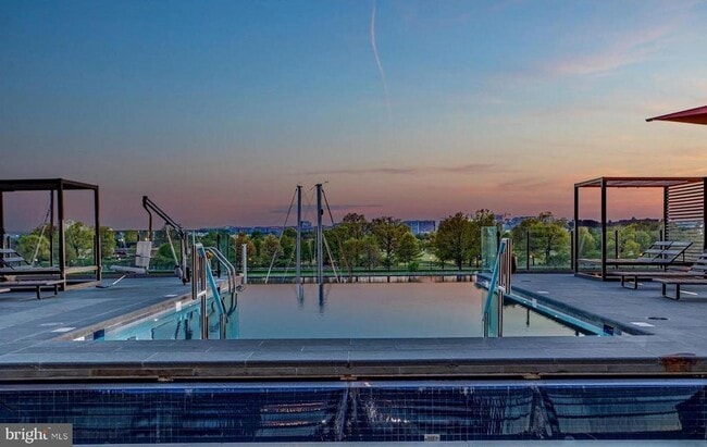 Building Photo - 45 Sutton Square SW