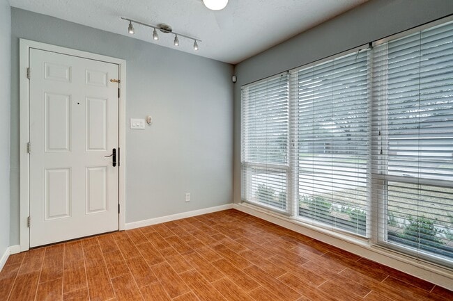 Building Photo - 8610 Bevlyn Dr