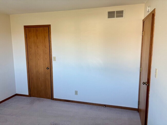 Building Photo - 1626-1628-1628 Wayne St