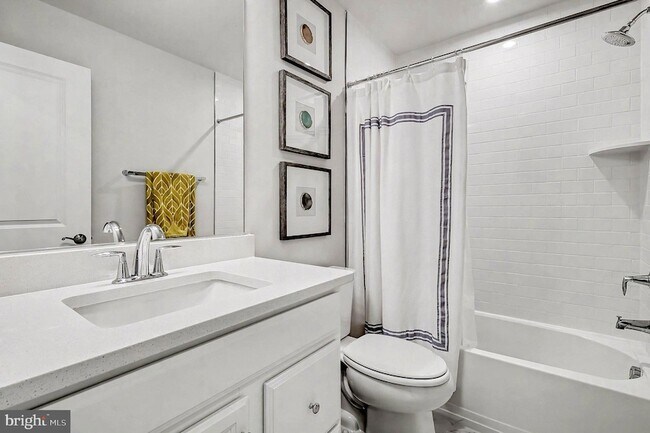 Building Photo - 10878 Foxtrot Cir