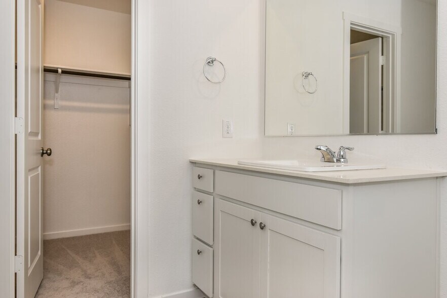 Building Photo - 1708 Crossbill St