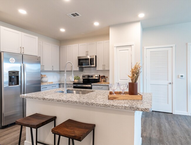Building Photo - Lower Rents & 1 Month FREE – Move In Now!