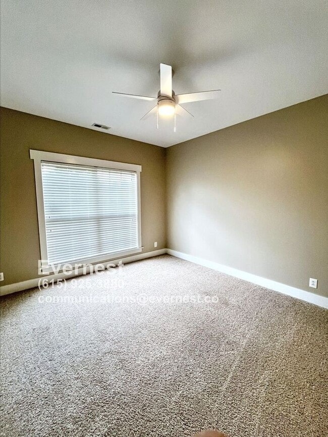 Building Photo - 5-Bedroom, 3-Bathroom Home with Modern Ame...