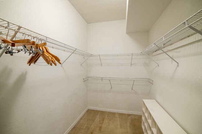 Building Photo - 360 Crestwood Cir