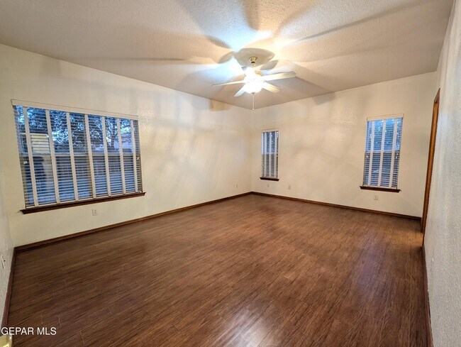 Building Photo - 11820 Pueblo Seguro Way