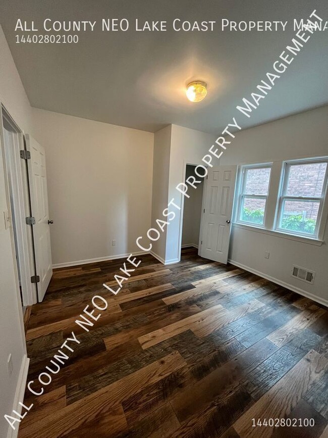 Building Photo - 2084 Dowd Ave