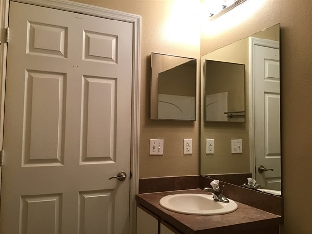 Building Photo - 15601 Sarcee Ct