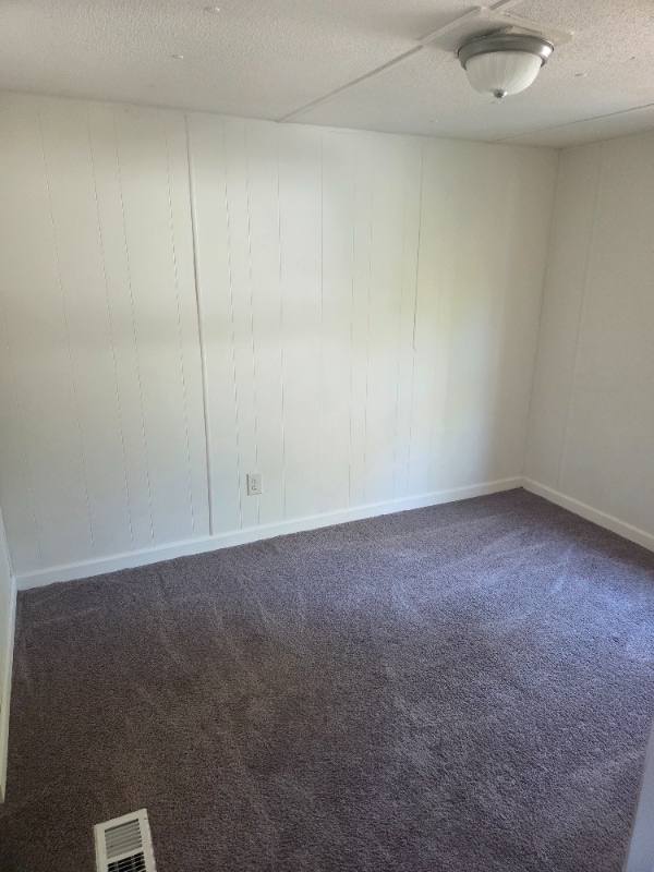 Building Photo - 8 Geer Rd