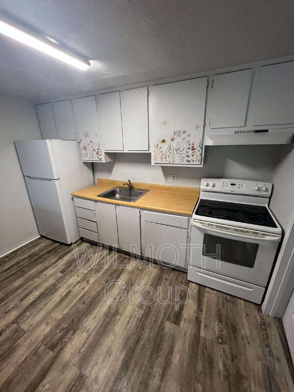 Building Photo - 2000 Indianapolis Rd