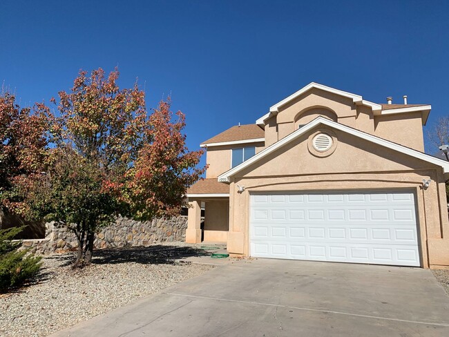 Building Photo - 4 Bedroom 3 Bath Home