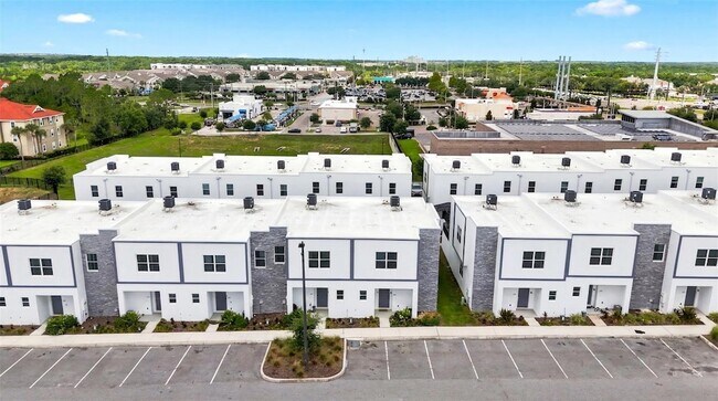 Building Photo - 285 Famagusta Dr