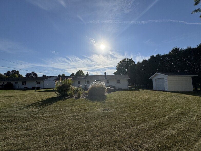 Building Photo - 1798 Chateau Dr